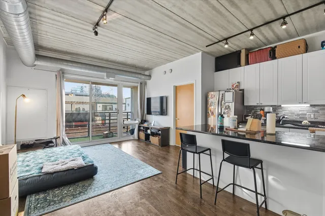 $2,350 | 1440 South Michigan Avenue, Unit 415, Chicago, IL 60605