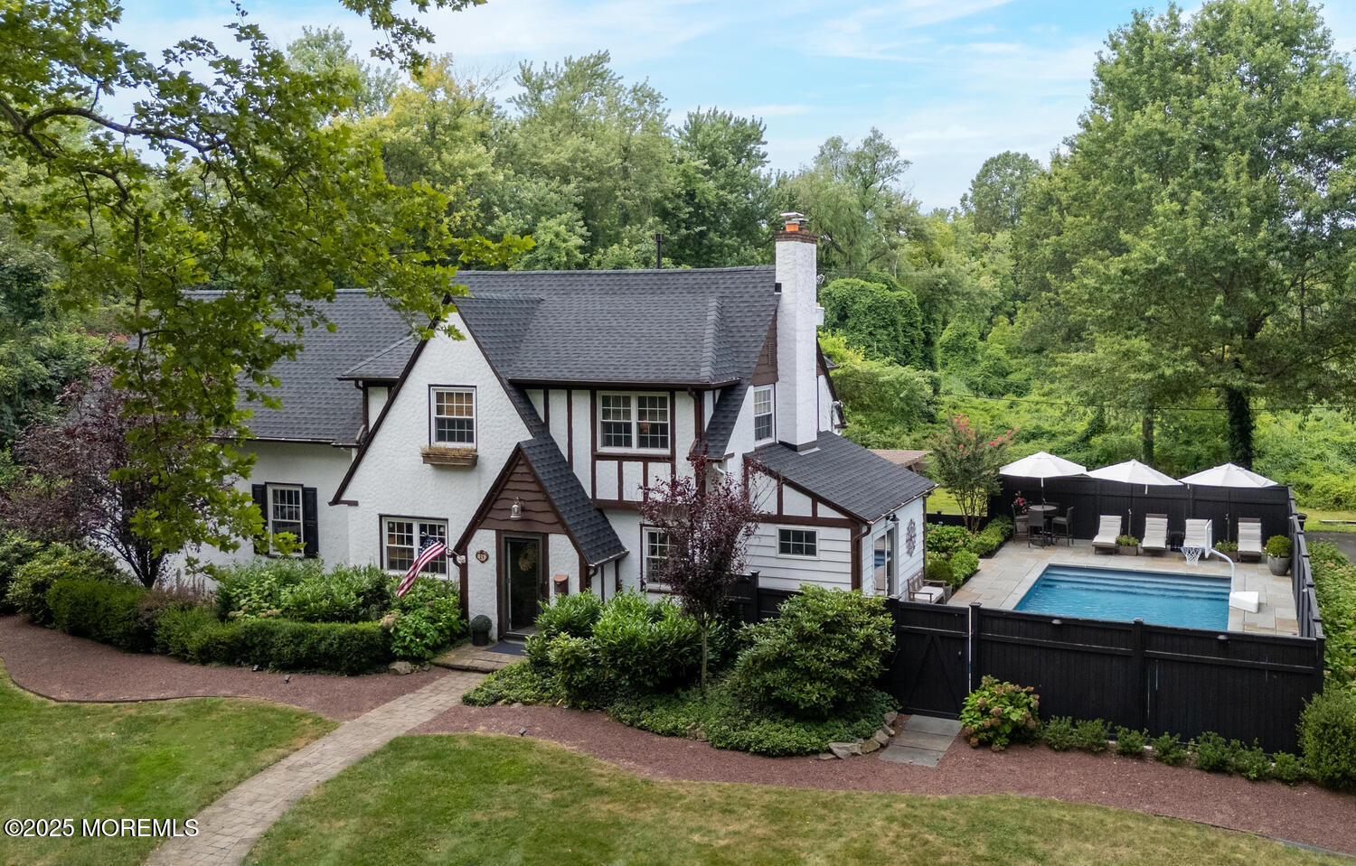 21 Buttonwood Drive Shrewsbury, NJ 07702 - Photo 1 of 86 Front