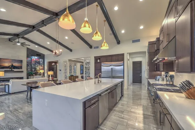 $2,100,000 | 12544 Claymore Highland Avenue, Las Vegas, NV 89138