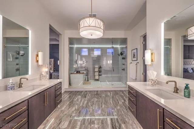 $2,100,000 | 12544 Claymore Highland Avenue, Las Vegas, NV 89138