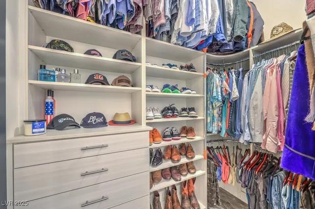 $2,100,000 | 12544 Claymore Highland Avenue, Las Vegas, NV 89138