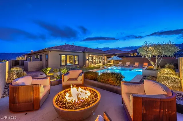 $2,100,000 | 12544 Claymore Highland Avenue, Las Vegas, NV 89138