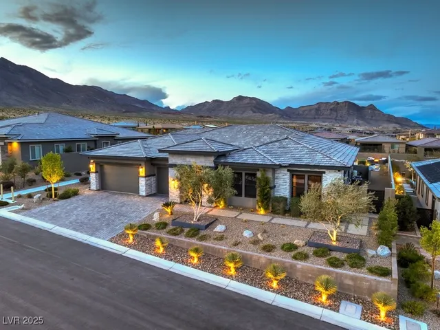 $2,100,000 | 12544 Claymore Highland Avenue, Las Vegas, NV 89138