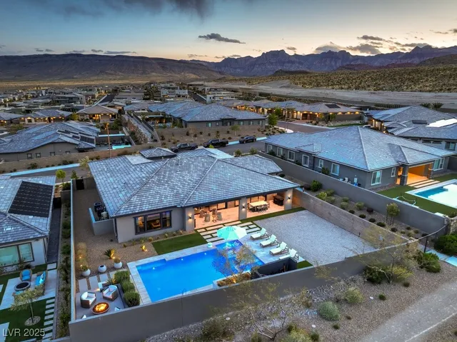 $2,100,000 | 12544 Claymore Highland Avenue, Las Vegas, NV 89138