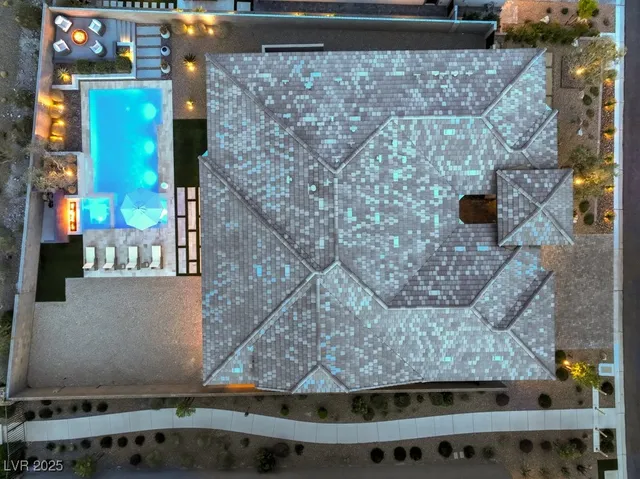 $2,100,000 | 12544 Claymore Highland Avenue, Las Vegas, NV 89138