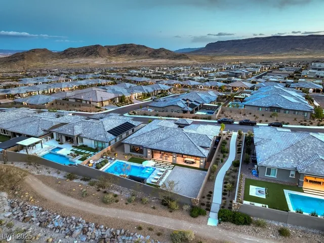 $2,100,000 | 12544 Claymore Highland Avenue, Las Vegas, NV 89138