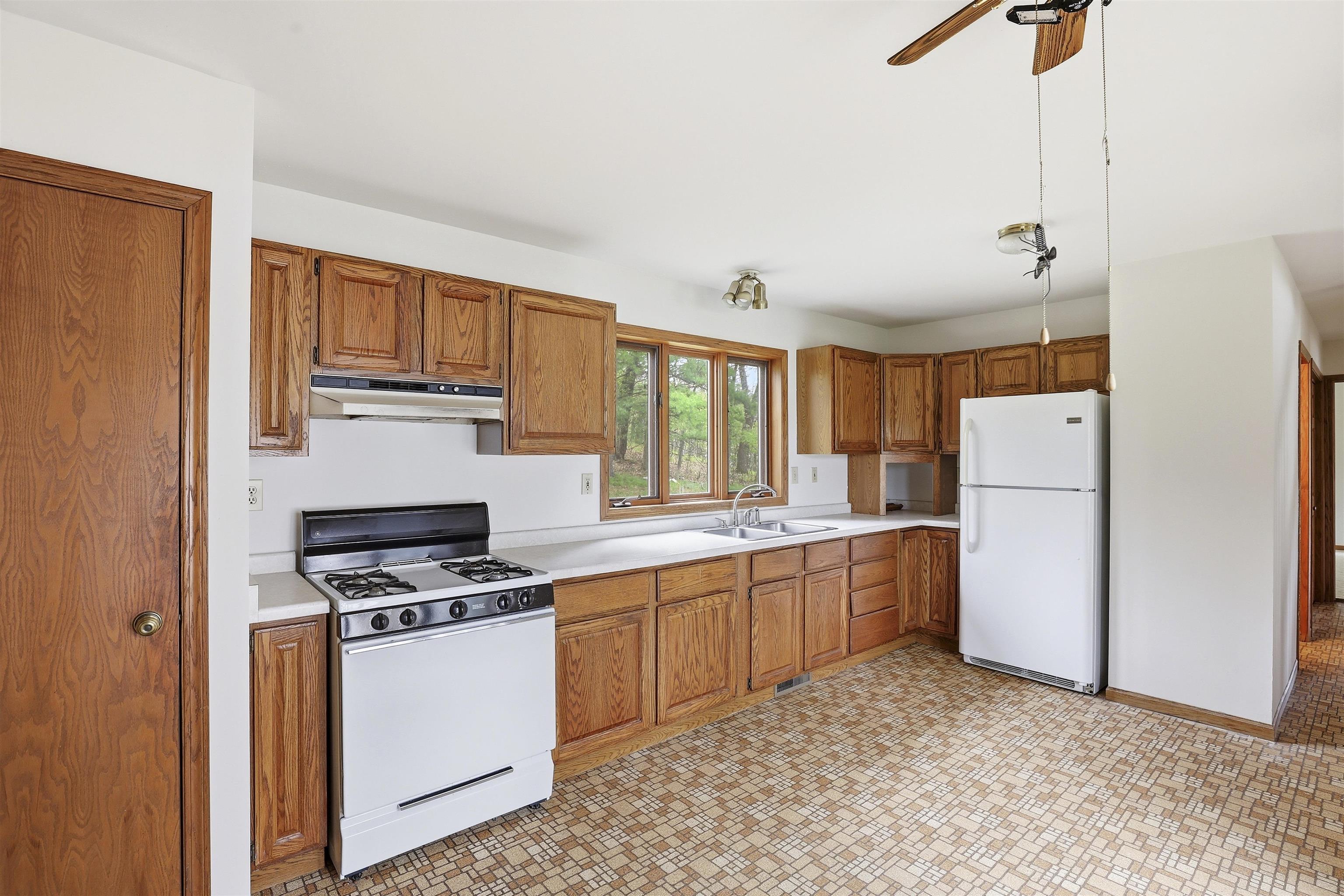 N5367 15th Road Wild Rose, WI 54984 - Photo 2 of 43