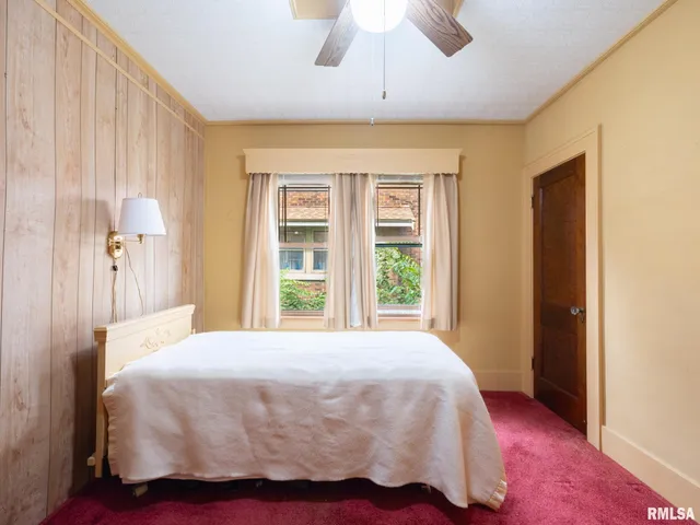 $155,000 | 2409 North Linn Street, Peoria, IL 61604