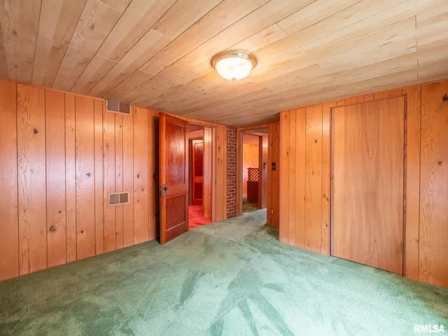 $155,000 | 2409 North Linn Street, Peoria, IL 61604