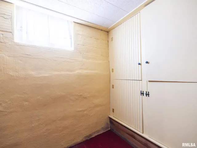 $155,000 | 2409 North Linn Street, Peoria, IL 61604