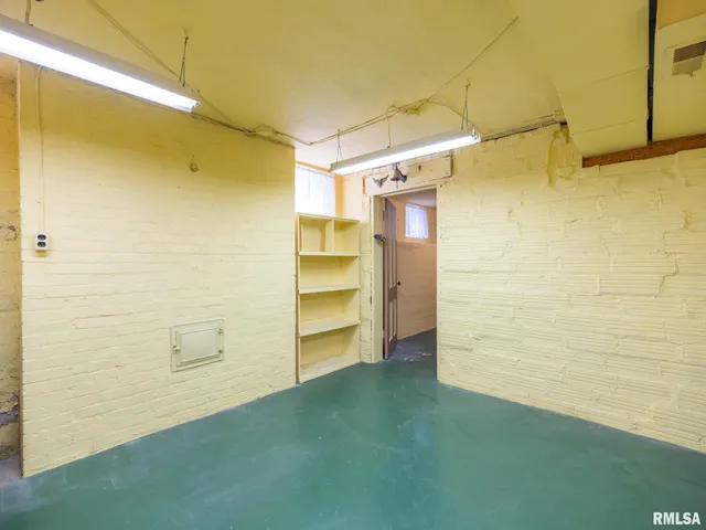 $155,000 | 2409 North Linn Street, Peoria, IL 61604