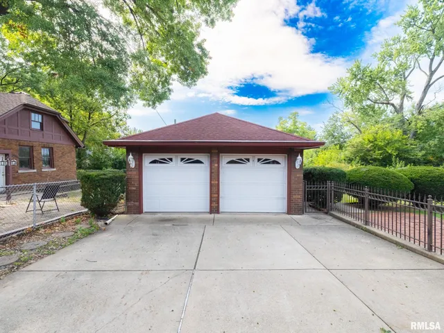 $155,000 | 2409 North Linn Street, Peoria, IL 61604