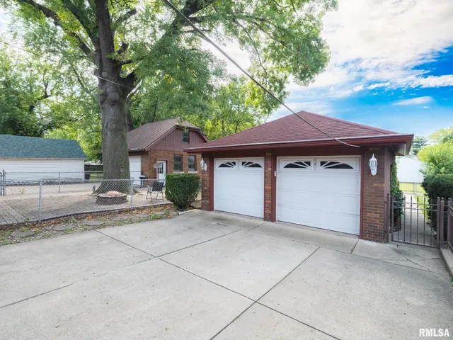 $155,000 | 2409 North Linn Street, Peoria, IL 61604