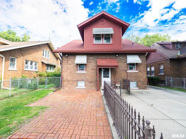 $155,000 | 2409 North Linn Street, Peoria, IL 61604