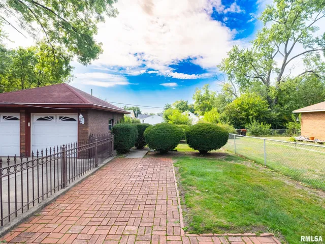 $155,000 | 2409 North Linn Street, Peoria, IL 61604