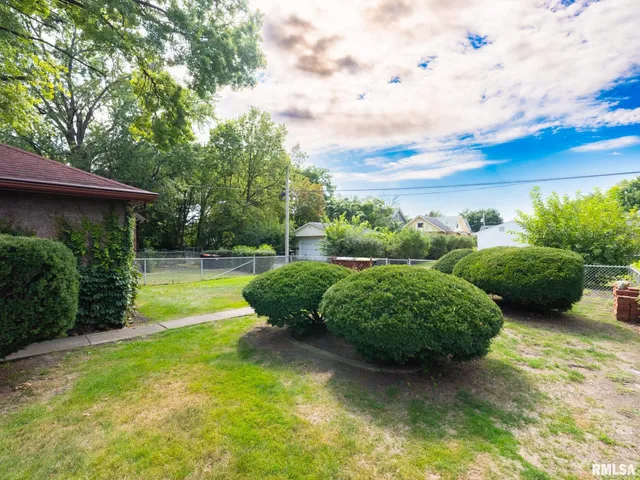 $155,000 | 2409 North Linn Street, Peoria, IL 61604