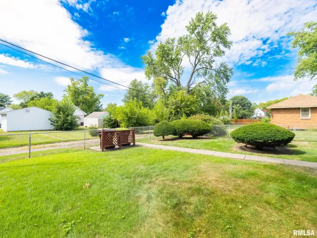 $155,000 | 2409 North Linn Street, Peoria, IL 61604