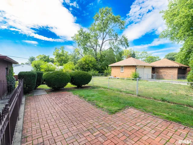 $155,000 | 2409 North Linn Street, Peoria, IL 61604