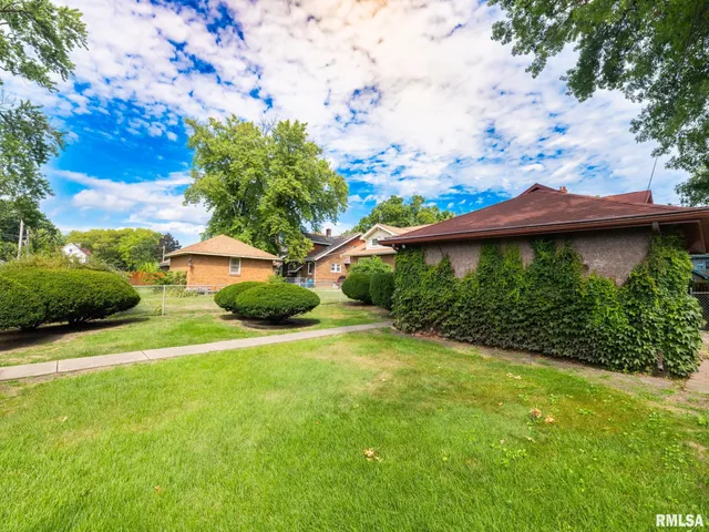 $155,000 | 2409 North Linn Street, Peoria, IL 61604