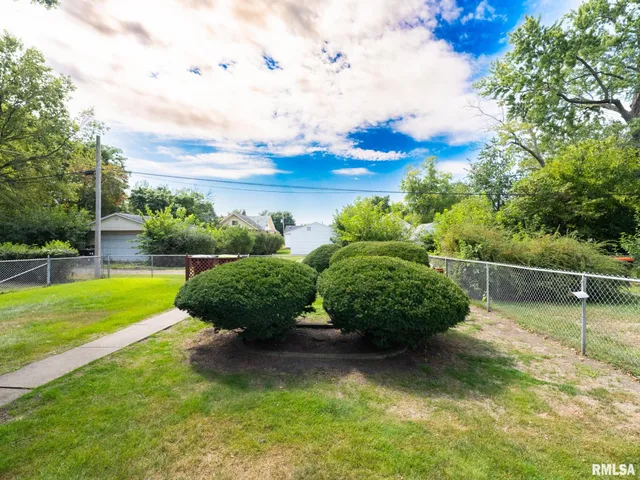 $155,000 | 2409 North Linn Street, Peoria, IL 61604