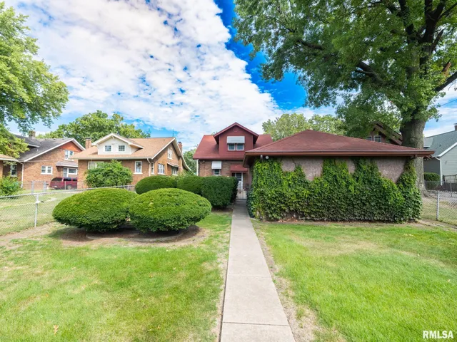 $155,000 | 2409 North Linn Street, Peoria, IL 61604