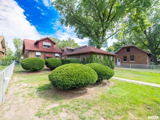 $155,000 | 2409 North Linn Street, Peoria, IL 61604