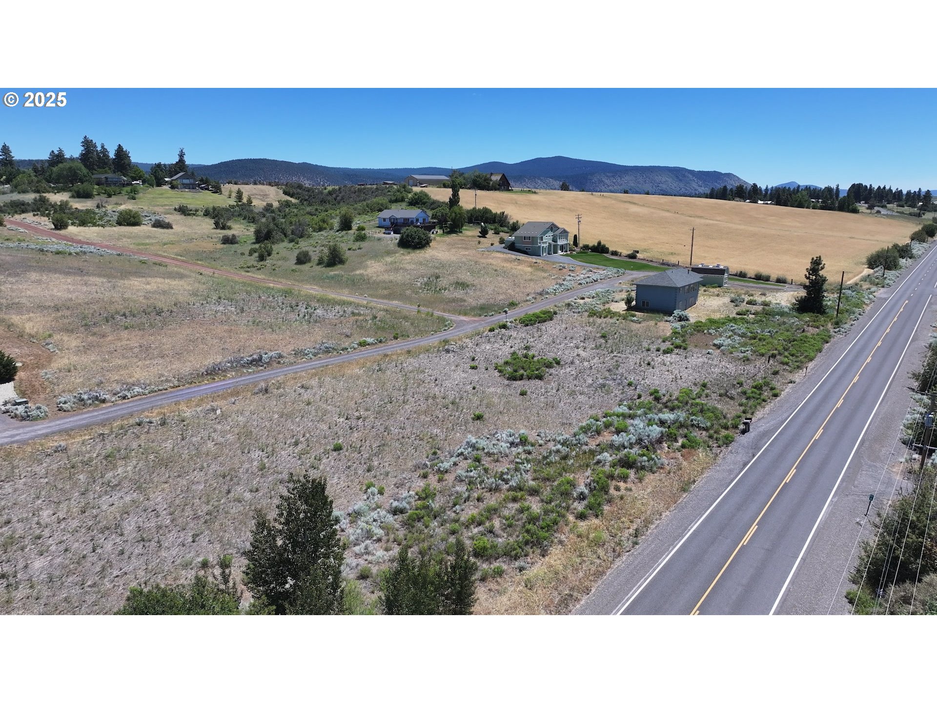 Modoc Point Road, Unit 3 Chiloquin, OR 97624 - Photo 11 of 18 a black and white photo of a beach