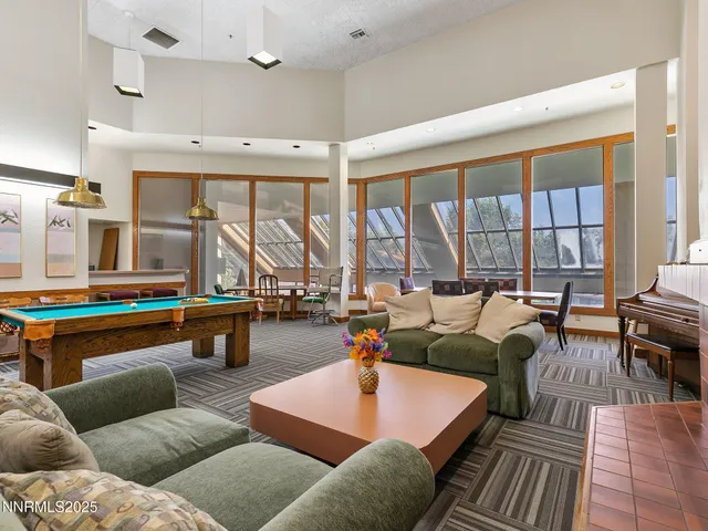 $1,700 | 3095 Lakeside Drive, Unit 305, Reno, NV 89509