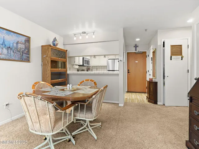 $1,700 | 3095 Lakeside Drive, Unit 305, Reno, NV 89509