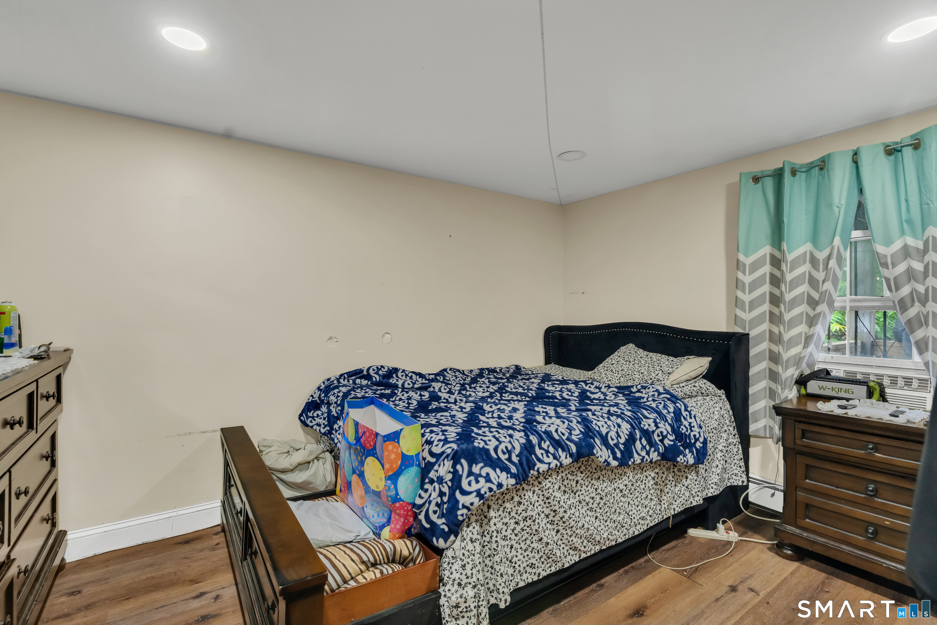 644-646 Maple Street Bridgeport, CT 06608 - Photo 17 of 40