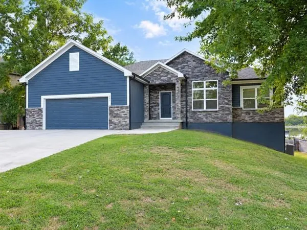 $569,900 | 609 North Campbell Street, Pleasant Hill, MO 64080