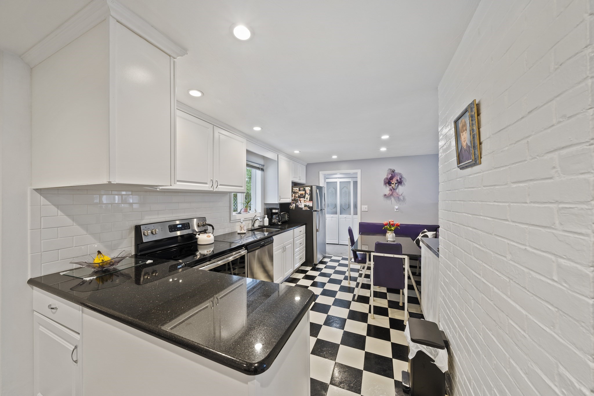 19 William Road Holbrook, MA 02343 - Photo 5 of 41 Gallery Image 5
