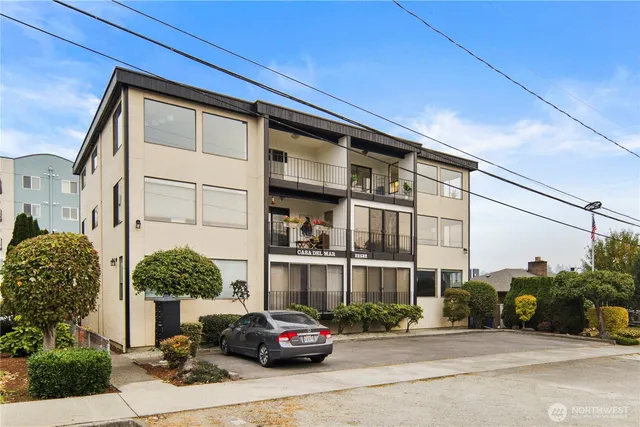 $450,000 | 22532 6th Avenue South, Unit A2, Seattle, WA 98198