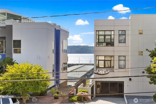 $450,000 | 22532 6th Avenue South, Unit A2, Seattle, WA 98198