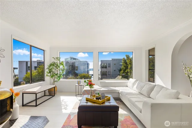 $450,000 | 22532 6th Avenue South, Unit A2, Seattle, WA 98198