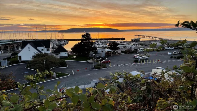 $450,000 | 22532 6th Avenue South, Unit A2, Seattle, WA 98198