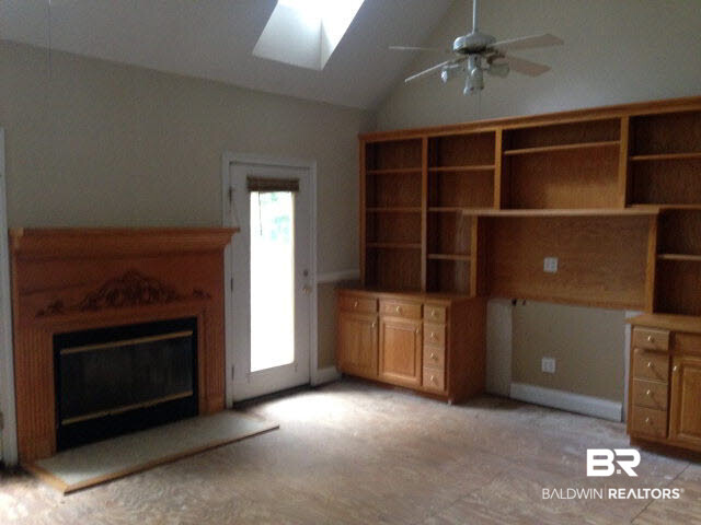422 Ridgecrest Court Mobile, AL 36609 - Photo 4 of 19