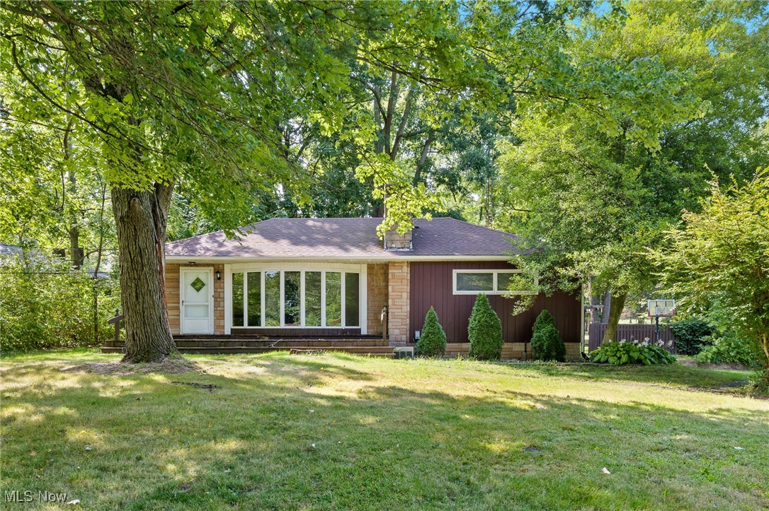 718 Fairwood Road Akron, OH 44319 - Photo 1 of 15 View of front of property with a front lawn