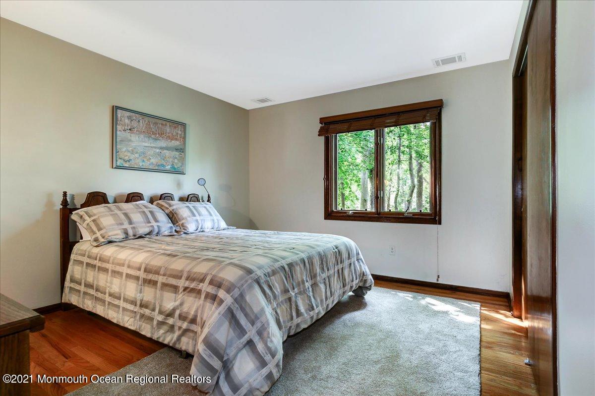 27 Nottingham Road Manalapan, NJ 07726 - Photo 27 of 41 32-27Nottingham_032