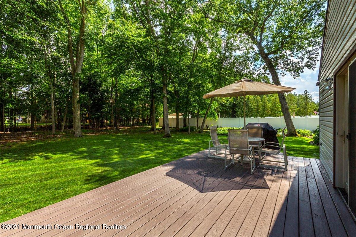 27 Nottingham Road Manalapan, NJ 07726 - Photo 37 of 41 43-27Nottingham_043