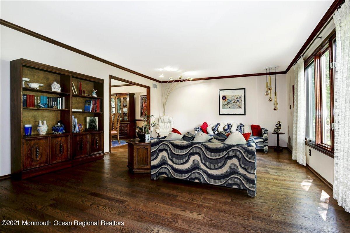 27 Nottingham Road Manalapan, NJ 07726 - Photo 6 of 41 06-27Nottingham_006