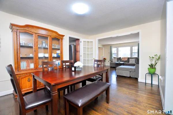 $729,900 | 25 Hampshire Drive, Glastonbury, CT 06033