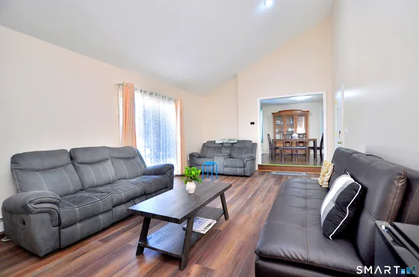 $729,900 | 25 Hampshire Drive, Glastonbury, CT 06033