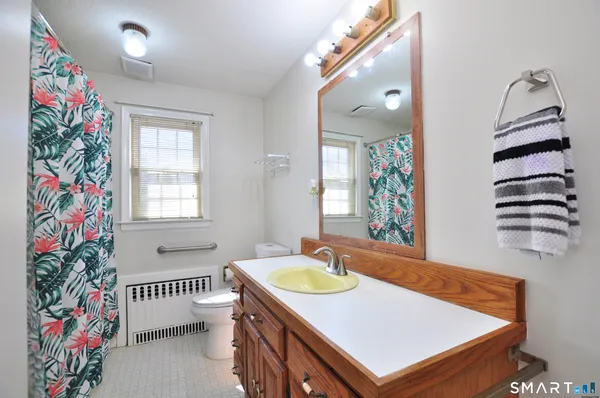 $729,900 | 25 Hampshire Drive, Glastonbury, CT 06033