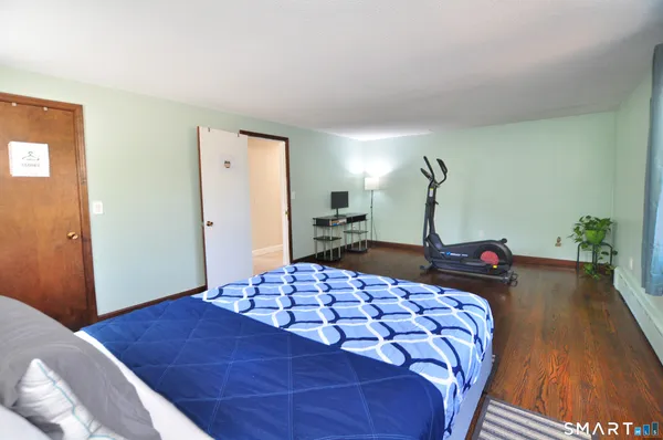 $729,900 | 25 Hampshire Drive, Glastonbury, CT 06033