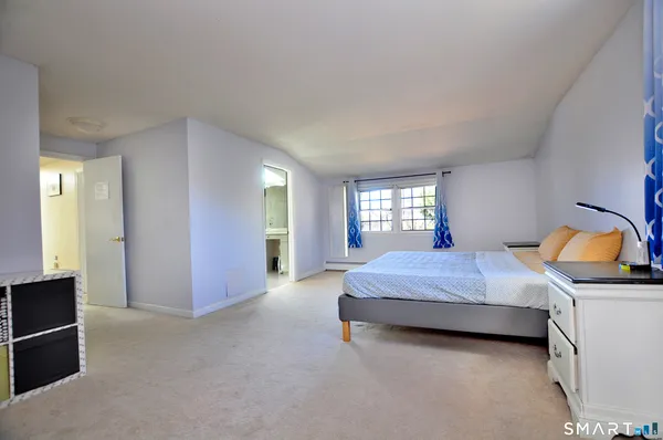 $729,900 | 25 Hampshire Drive, Glastonbury, CT 06033