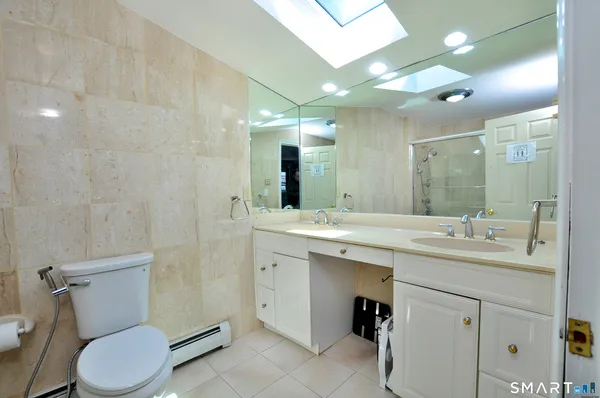 $729,900 | 25 Hampshire Drive, Glastonbury, CT 06033