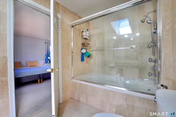 $729,900 | 25 Hampshire Drive, Glastonbury, CT 06033