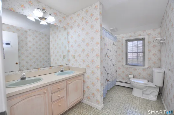 $729,900 | 25 Hampshire Drive, Glastonbury, CT 06033