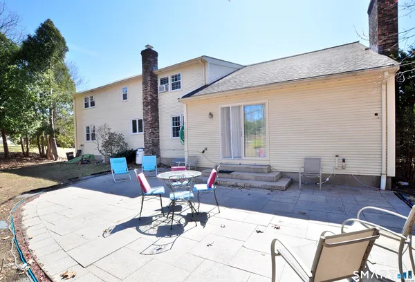 $729,900 | 25 Hampshire Drive, Glastonbury, CT 06033